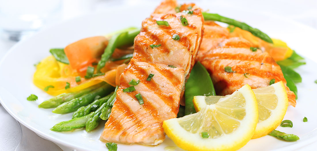 Gegrillter Lachs mit Spargel